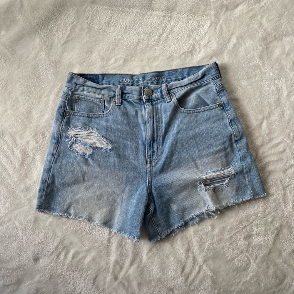 American Eagle Outfitters Distressed Mom Denim Short Raw Hem Sz 6 Summer